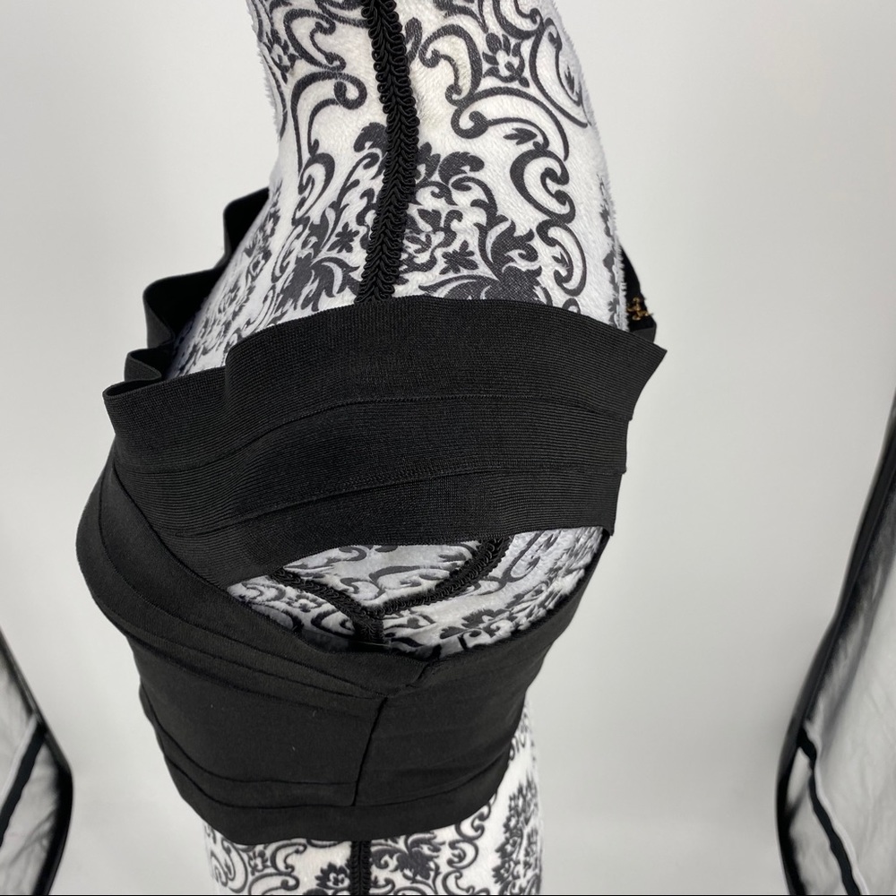 WOW COUTURE Off-the-shoulder Cropped Bandage top - Picture 8 of 12